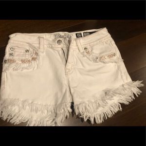 White MISS ME jean shorts. Size 29. Frayed hem